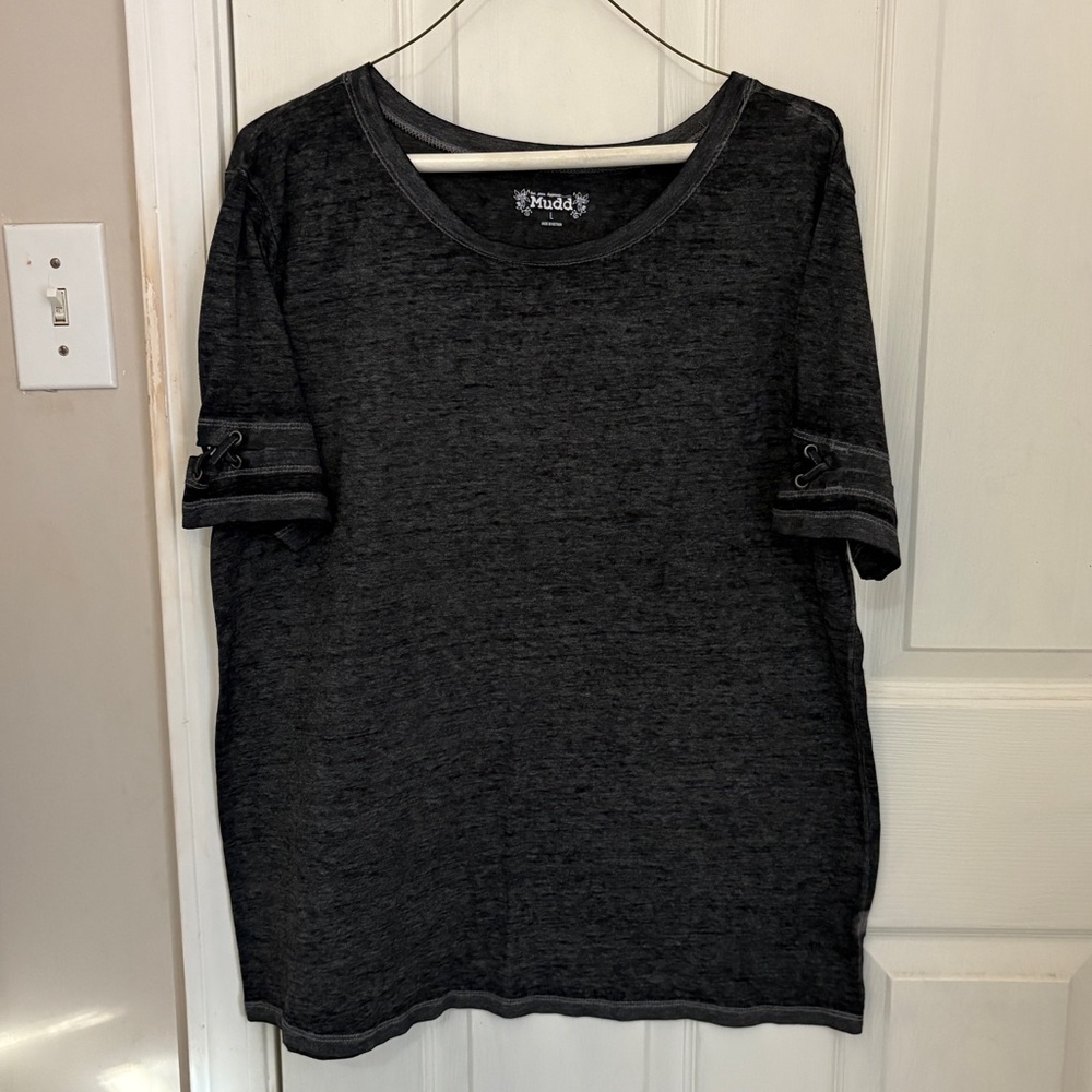 MUDD Crewneck Short Sleeve Lace Detail Tee Shirt in Faded Black